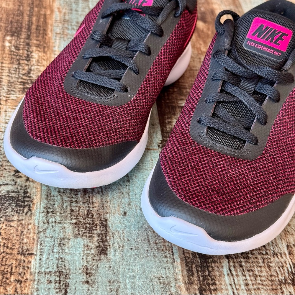 Women’s NIKE Running Shoes | #Z30 - Picture 13 of 15